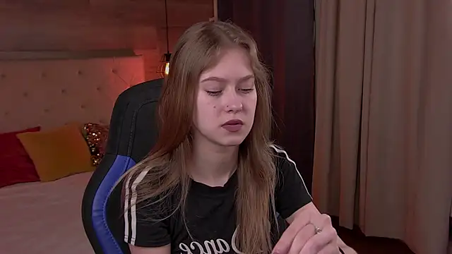 EveMundie online show from February 18, 2025, 12:06 pm