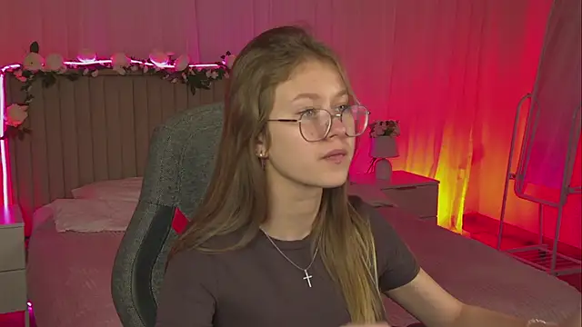 EveMundie online show from November 12, 2025, 12:20 pm