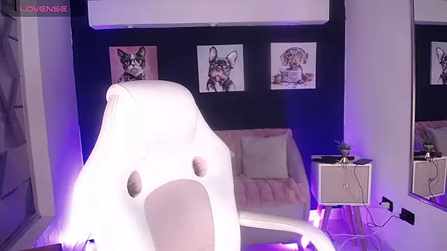 LoreleyNovoa online show from March 3, 2026, 3:35 am