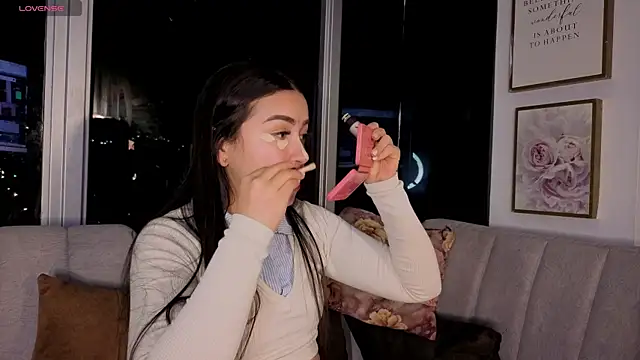 Ivanna West online show from December 5, 2025, 10:03 am