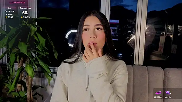 Snapshot of Ivanna_West chatting on October 2, 2025, 10:29 am Ivanna West online show from October 2, 2025, 10:29 am