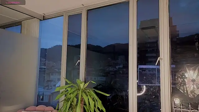 Snapshot of Ivanna_West chatting on October 16, 2025, 10:34 am Ivanna West online show from October 16, 2025, 10:34 am