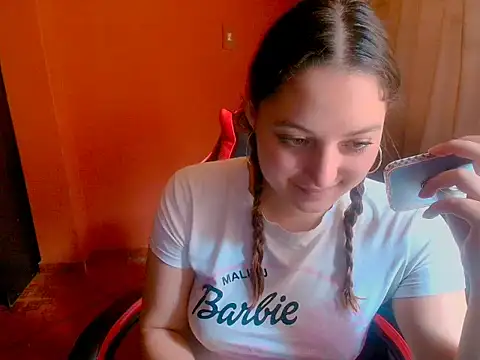 Daianna m  online show from March 26, 2026, 2:59 pm