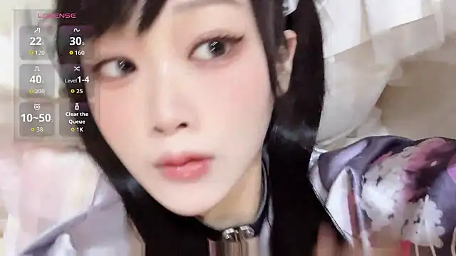 yueyue2003 online show from May 3, 2026, 12:31 pm