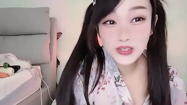 Snapshot of yueyue2003 chatting on March 20, 2025, 2:32 pm yueyue2003 online show from March 20, 2025, 2:32 pm