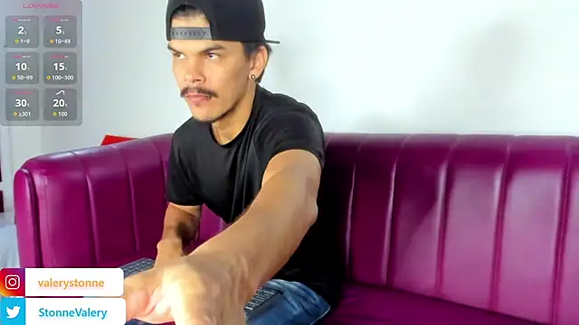 ValeryandMarcel online show from September 13, 2025, 7:03 pm