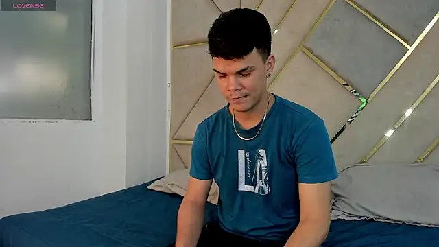 ValeryandMarcel online show from February 27, 2025, 7:37 pm