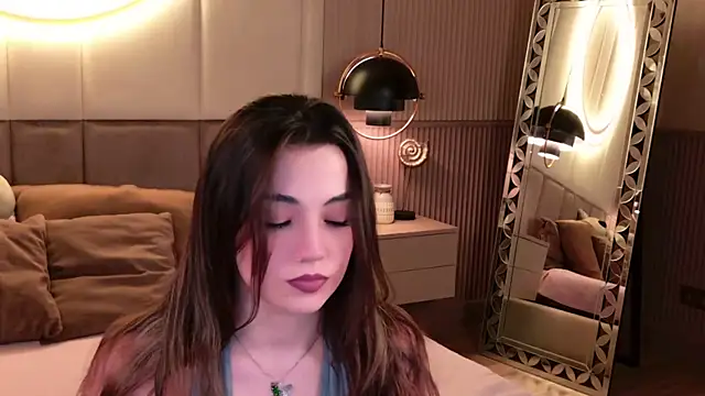 Snapshot of Alice_Deleon chatting on October 11, 2025, 6:36 am Alice Deleon online show from October 11, 2025, 6:36 am