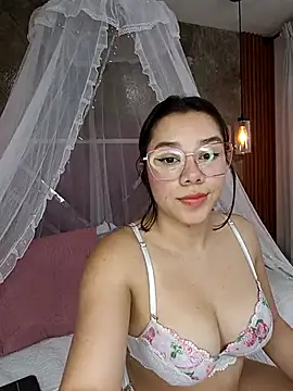 EmmaSulivan online show from February 21, 2025, 6:48 pm