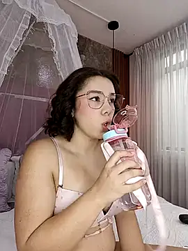 EmmaSulivan online show from March 13, 2025, 1:07 pm