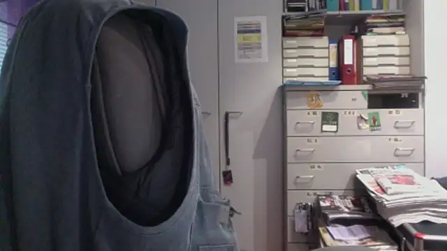 HMStraps01 online show from December 21, 2025, 12:29 pm