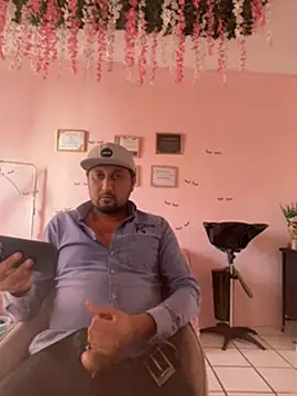 ed-hardy87 online show from February 17, 2025, 9:43 pm