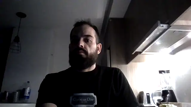 guccititi online show from November 10, 2025, 2:44 pm