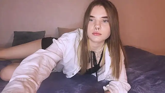 CarolinePepper online show from February 18, 2025, 7:30 pm