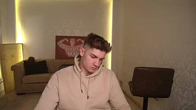 Snapshot of MaxKaiden chatting on March 20, 2025, 5:35 am MaxKaiden online show from March 20, 2025, 5:35 am