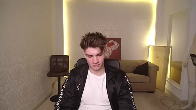 Snapshot of MaxKaiden chatting on March 4, 2025, 5:21 am MaxKaiden online show from March 4, 2025, 5:21 am