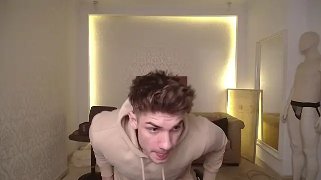 Snapshot of MaxKaiden chatting on February 27, 2025, 5:51 am MaxKaiden online show from February 27, 2025, 5:51 am