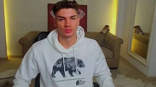 Snapshot of MaxKaiden chatting on September 19, 2025, 4:49 am MaxKaiden online show from September 19, 2025, 4:49 am