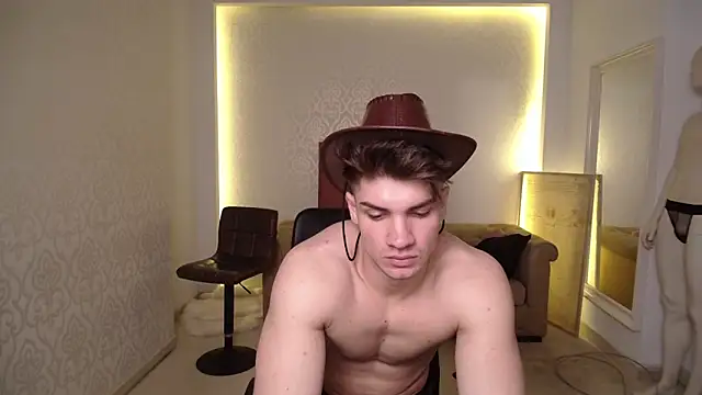 Snapshot of MaxKaiden chatting on February 25, 2025, 8:36 am MaxKaiden online show from February 25, 2025, 8:36 am