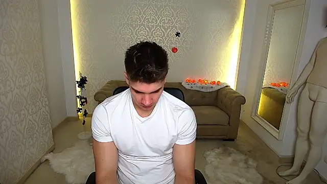 Snapshot of MaxKaiden chatting on October 21, 2025, 4:45 am MaxKaiden online show from October 21, 2025, 4:45 am