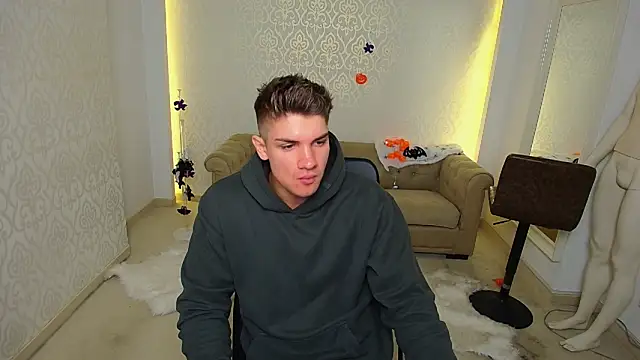 Snapshot of MaxKaiden chatting on October 28, 2025, 5:39 am MaxKaiden online show from October 28, 2025, 5:39 am