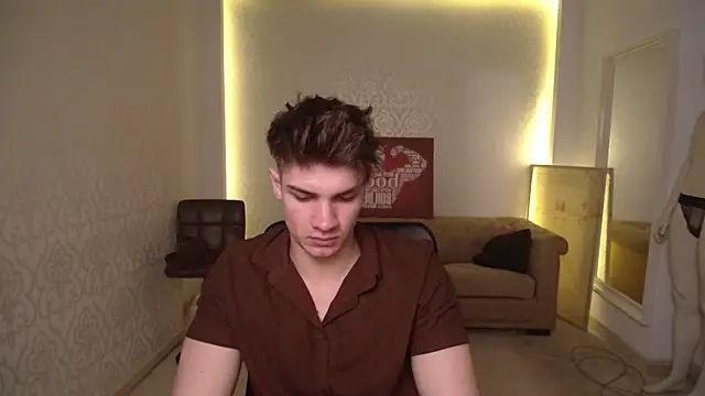 Snapshot of MaxKaiden chatting on February 28, 2025, 5:37 am MaxKaiden online show from February 28, 2025, 5:37 am