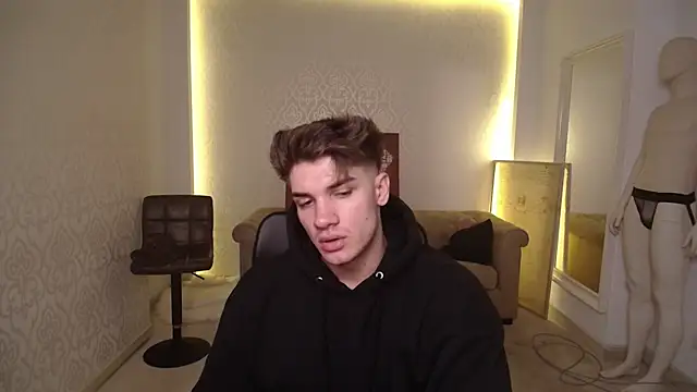 Snapshot of MaxKaiden chatting on March 1, 2025, 5:09 am MaxKaiden online show from March 1, 2025, 5:09 am