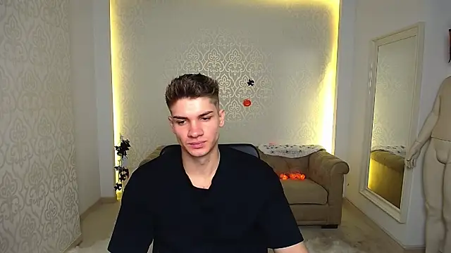 Snapshot of MaxKaiden chatting on October 20, 2025, 5:09 am MaxKaiden online show from October 20, 2025, 5:09 am