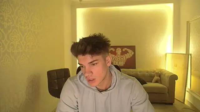 Snapshot of MaxKaiden chatting on March 7, 2025, 5:18 am MaxKaiden online show from March 7, 2025, 5:18 am