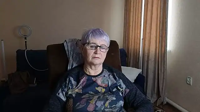 Sandra Snowflake online show from April 10, 2026, 4:08 am