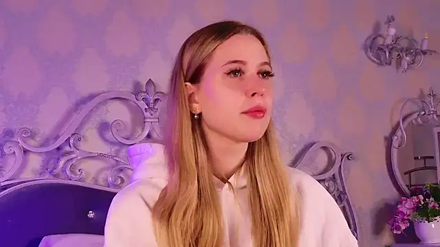 BECKI VRES online show from September 17, 2025, 8:33 pm