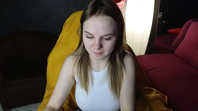 Snapshot of Dyna_bae chatting on March 21, 2025, 1:02 am Dyna bae online show from March 21, 2025, 1:02 am