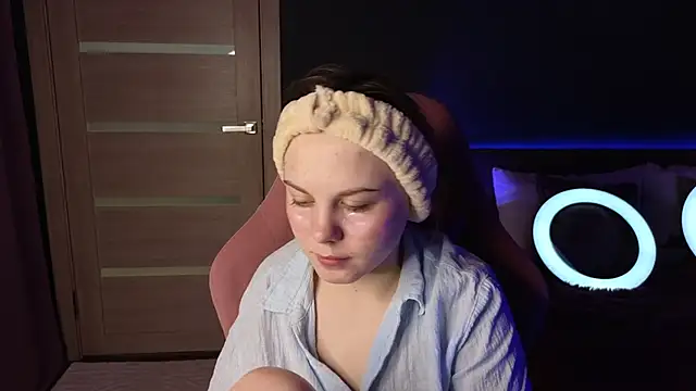 Snapshot of Dyna_bae chatting on October 7, 2025, 2:01 am Dyna bae online show from October 7, 2025, 2:01 am