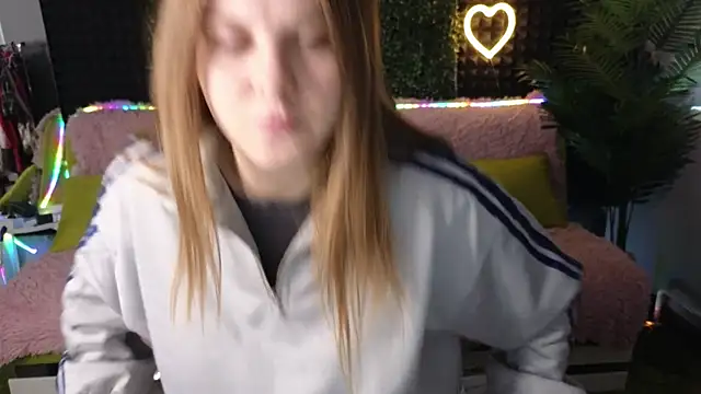 Snapshot of Dyna_bae chatting on September 30, 2025, 2:28 am Dyna bae online show from September 30, 2025, 2:28 am