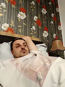 Eusuntnoulgigolo online show from December 15, 2025, 7:41 pm