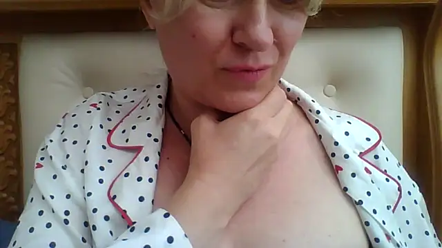 Snapshot of Mary888x chatting on August 6, 2026, 9:37 am Mary888x online show from August 6, 2026, 9:37 am