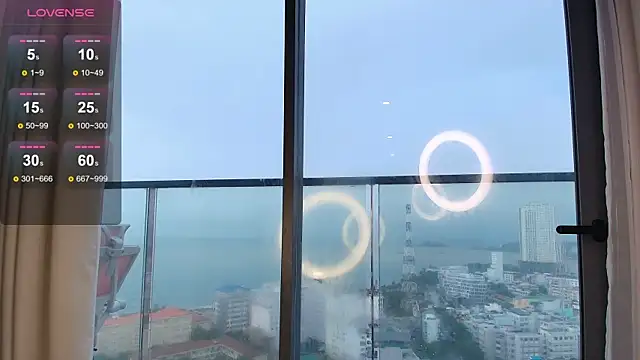 minamoons online show from October 16, 2025, 3:26 am