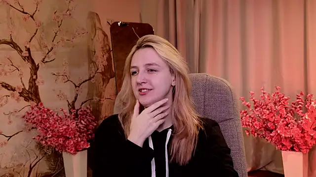 aishiro online show from November 24, 2025, 6:02 am