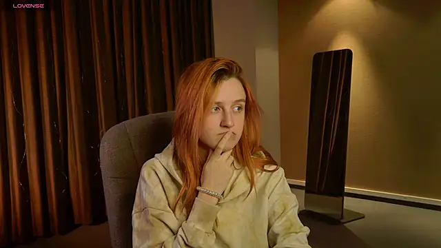 aishiro online show from February 1, 2026, 3:54 pm