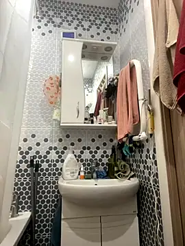 Veronicavirus online show from October 1, 2025, 8:30 am