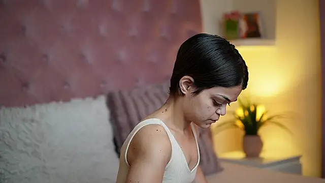 Snapshot of MaiaMini chatting on September 22, 2025, 6:36 pm MaiaMini online show from September 22, 2025, 6:36 pm