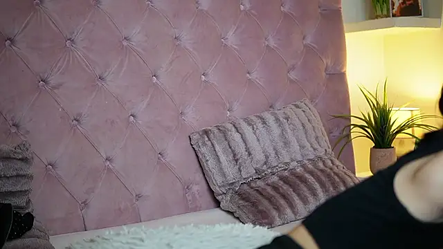 MaiaMini online show from March 1, 2026, 6:46 am