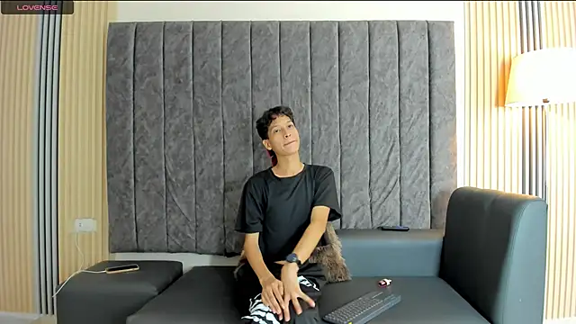 axel grays online show from September 14, 2025, 12:49 pm
