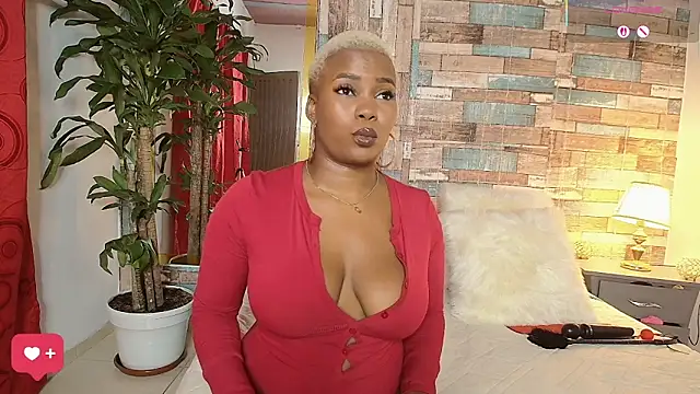 DashaSousaa online show from April 13, 2026, 1:26 pm