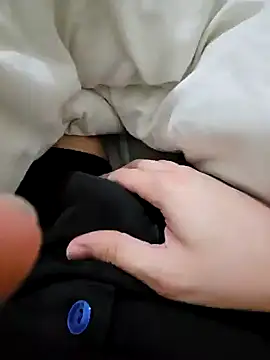 Snapshot of skiciyunis chatting on November 2, 2025, 8:58 pm skiciyunis online show from November 2, 2025, 8:58 pm