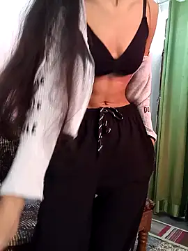 Snapshot of yourslady_ chatting on February 19, 2025, 6:22 am yourslady online show from February 19, 2025, 6:22 am