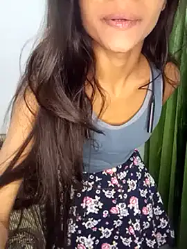 Snapshot of yourslady_ chatting on March 5, 2025, 12:44 pm yourslady online show from March 5, 2025, 12:44 pm
