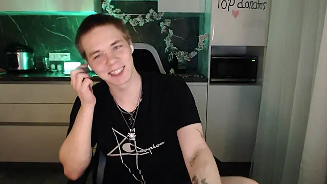 Snapshot of yourlildemon chatting on March 21, 2026, 5:17 pm yourlildemon online show from March 21, 2026, 5:17 pm