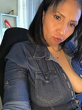 Snapshot of Mrsvictoriaaa chatting on July 3, 2026, 8:15 pm Mrsvictoriaaa online show from July 3, 2026, 8:15 pm
