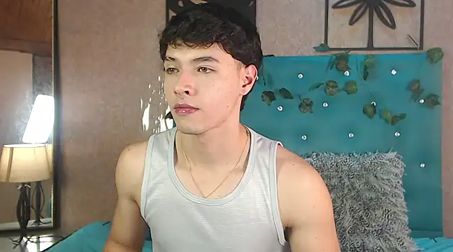 LiamAndrewzz online show from February 19, 2025, 8:10 pm